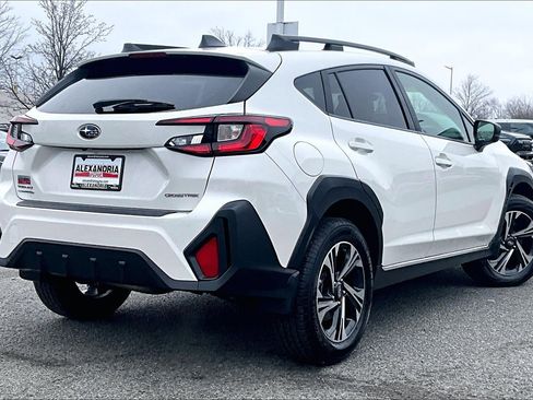 Used 2024 Subaru Crosstrek 2.0i Premium image 11