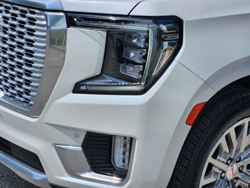 Used 2023 GMC Yukon XL Denali AWD/4WD image 29