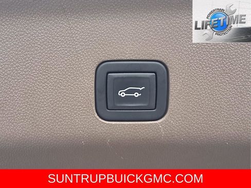 Used 2024 GMC Yukon Denali image 32