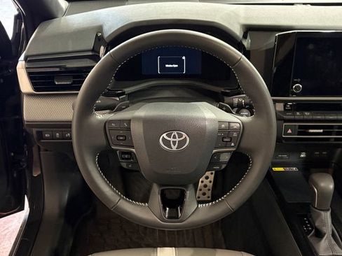 Used 2026 Toyota Camry SE FWD image 24