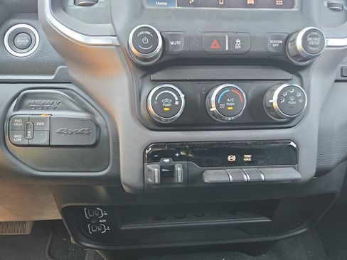 Used 2024 RAM 3500 Big Horn w/ Protection Group AWD/4WD image 24