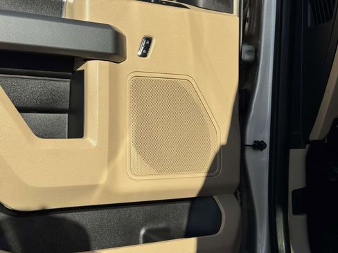 Certified 2017 Ford F250 XLT w/ XLT Value Package image 19