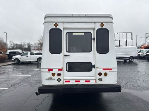 Used 2016 Chevrolet Express 4500 w/ Shuttle Bus Package RWD image 9