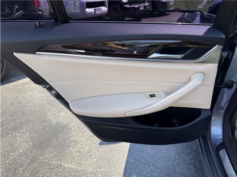 Used 2019 BMW 530i image 19