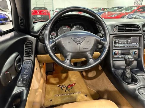 Used 2001 Chevrolet Corvette Convertible w/ Preferred Equipment Group2 RWD image 7