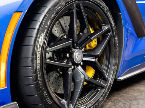 Used 2019 Chevrolet Corvette ZR1 RWD image 11