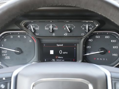 Used 2020 GMC Sierra 1500 SLT RWD image 9