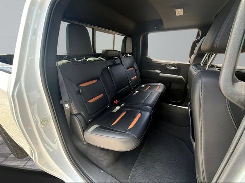 Used 2023 GMC Sierra 1500 AT4 w/ Technology Package AWD/4WD image 28