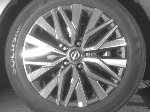 Used 2025 Nissan Altima 2.5 SV FWD image 13