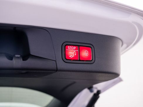 Used 2023 Mercedes-Benz EQB 300 4MATIC image 35