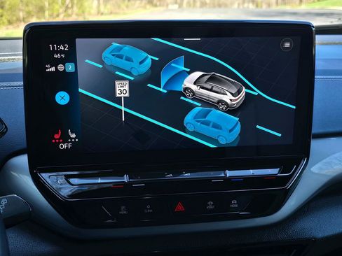 Used 2024 Volkswagen ID.4 S image 40