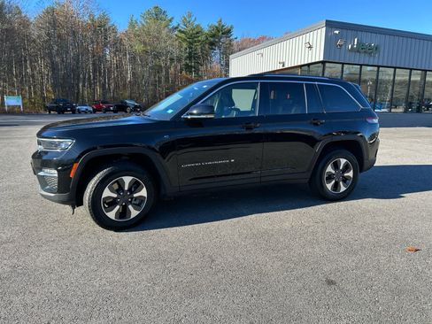 Used 2023 Jeep Grand Cherokee 4WD 4xe image 13