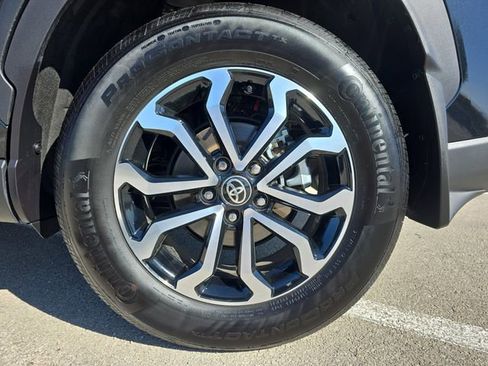 Used 2026 Toyota Corolla Cross SE image 32