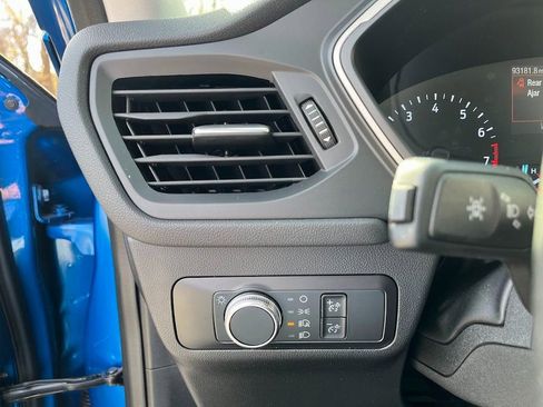 Used 2021 Ford Escape SE w/ SE Sport Appearance Package AWD/4WD image 9