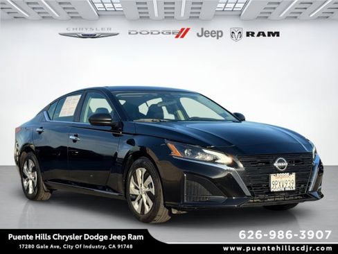 Used 2025 Nissan Altima 2.5 S image 1