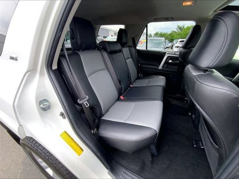 Used 2022 Toyota 4Runner SR5 Premium w/ Moonroof Package AWD/4WD image 22