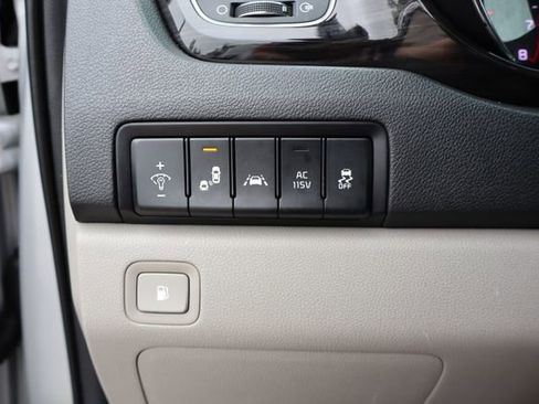 Used 2020 Kia Sedona SX FWD image 15