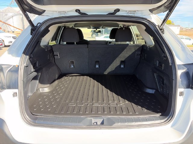 Used 2024 Subaru Outback Premium AWD/4WD image 43