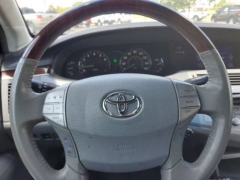 Used 2009 Toyota Avalon Limited FWD image 23