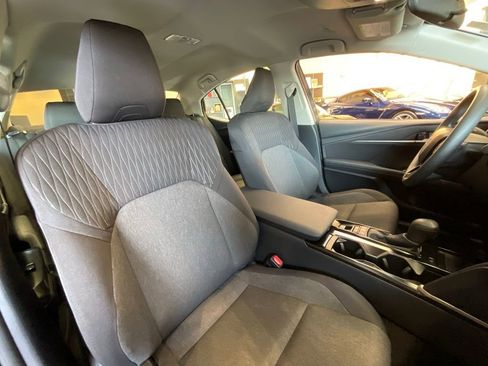 Used 2025 Toyota Camry LE image 21