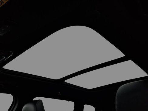 Used 2024 Jeep Grand Cherokee Limited w/ Luxury Tech Group II image 21