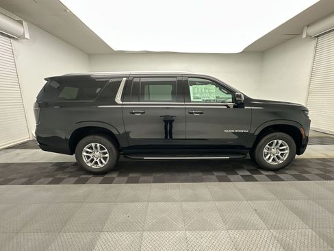 New 2026 Chevrolet Suburban LT w/ Comfort Package AWD/4WD image 8