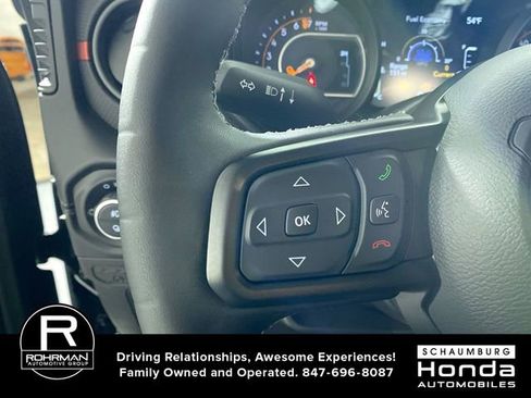 Used 2025 Jeep Gladiator Rubicon w/ Convenience Group image 12