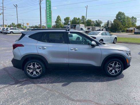 Used 2021 Kia Seltos EX AWD/4WD image 10