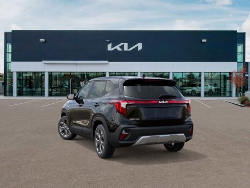 New 2026 Kia Seltos LX image 4