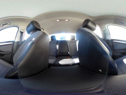 Used 2025 Volkswagen Jetta SE image 42