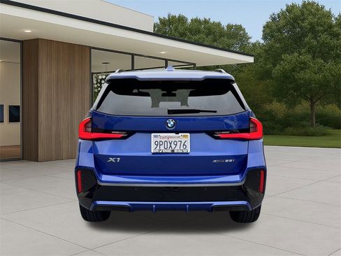 Used 2025 BMW X1 xDrive28i w/ Technology Package image 9