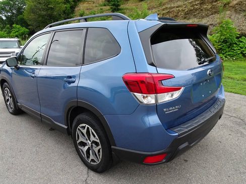 Used 2020 Subaru Forester Premium AWD/4WD image 8