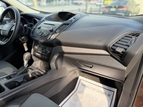 Used 2017 Ford Escape SE image 25