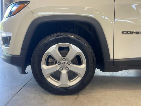 Used 2020 Jeep Compass Latitude w/ Cold Weather Group AWD/4WD image 30