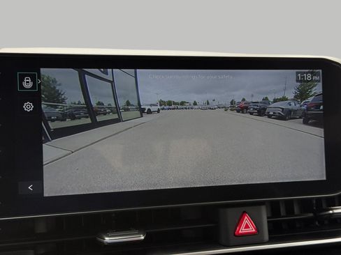 Used 2025 Kia Carnival FWD image 42