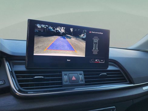 Used 2021 Audi Q5 Premium w/ Convenience Package image 28