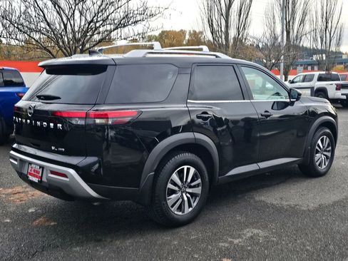 Used 2022 Nissan Pathfinder SL image 5