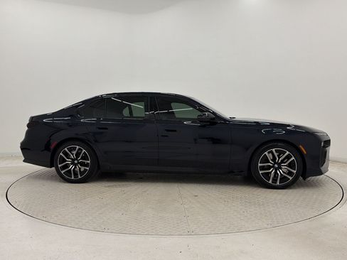 Used 2023 BMW 740i w/ Parking Assistance Package RWD image 8