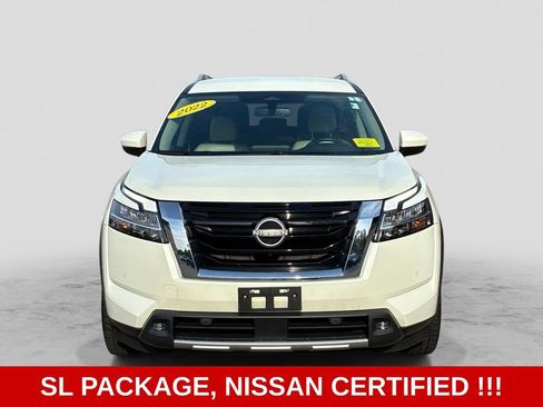 Used 2022 Nissan Pathfinder SL AWD/4WD image 2