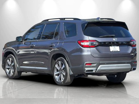 Used 2025 Honda Pilot Elite image 6