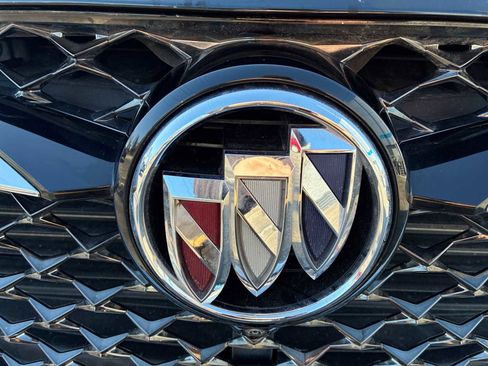 Used 2024 Buick Enclave Avenir w/ Avenir Technology Package image 32