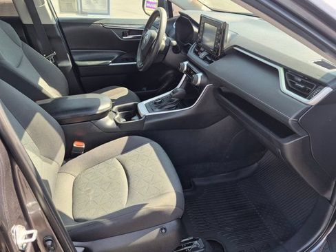 Used 2021 Toyota RAV4 XLE w/ Convenience Package AWD/4WD image 5