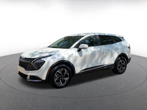 Used 2025 Kia Sportage LX FWD image 8