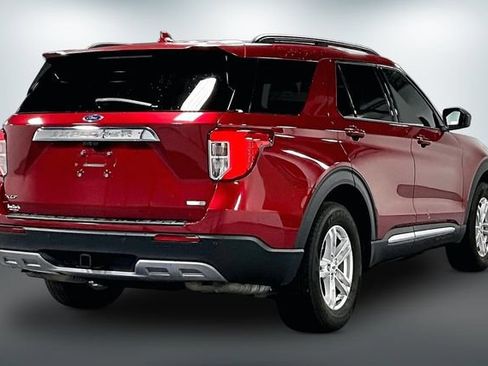 Used 2020 Ford Explorer XLT w/ Equipment Group 202A AWD/4WD image 7