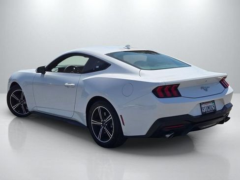 Used 2025 Ford Mustang Coupe RWD image 6