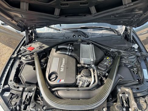 Used 2015 BMW M4 Coupe RWD image 4