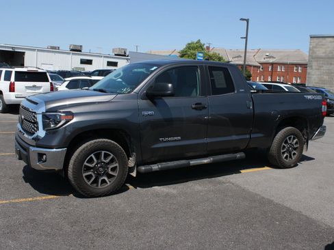 Used 2020 Toyota Tundra SR5 w/ TRD Off-Road Package AWD/4WD image 5