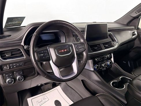 Used 2022 GMC Yukon XL SLT image 9
