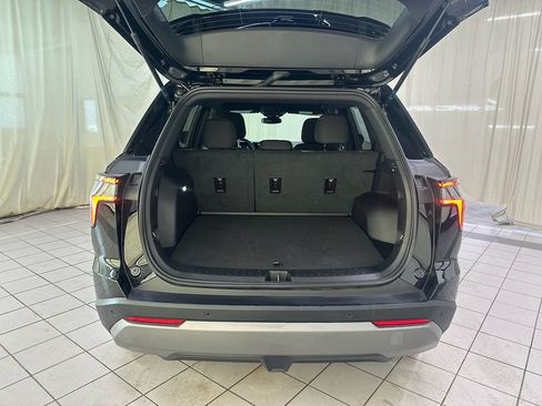 Used 2026 Chevrolet Equinox LT FWD image 8