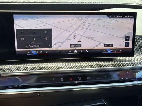 Used 2026 BMW i7 xDrive60 AWD/4WD image 24